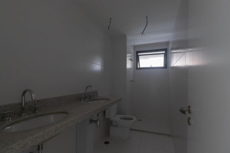 Apartamento à venda com 153m², 3 quartos e 2 vagas Apartamento à venda com 153m², 3 quartos e 2 vagasBanheiro da Suíte 3