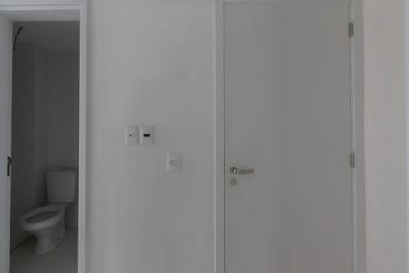 Apartamento à venda com 153m², 3 quartos e 2 vagas Apartamento à venda com 153m², 3 quartos e 2 vagasBanheiro de serviço