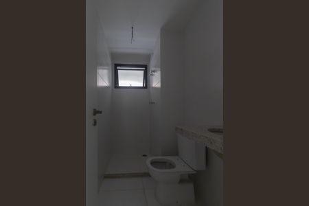 Apartamento à venda com 153m², 3 quartos e 2 vagas Apartamento à venda com 153m², 3 quartos e 2 vagasBanheiro da Suíte 2