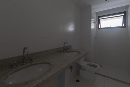 Apartamento à venda com 153m², 3 quartos e 2 vagas Apartamento à venda com 153m², 3 quartos e 2 vagasBanheiro da Suíte 3