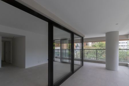 Apartamento à venda com 153m², 3 quartos e 2 vagas Apartamento à venda com 153m², 3 quartos e 2 vagasVaranda gourmet