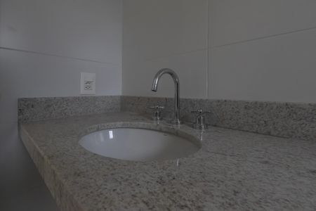 Apartamento à venda com 153m², 3 quartos e 2 vagas Apartamento à venda com 153m², 3 quartos e 2 vagasBanheiro da Suíte 1
