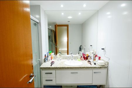 Apartamento à venda com 89m², 3 quartos e 2 vagasBanheiro da Suíte