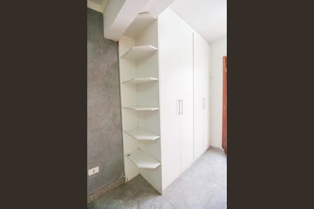 Casa para alugar com 120m², 2 quartos e 2 vagasSuíte