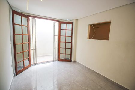Casa para alugar com 120m², 2 quartos e 2 vagasQuarto