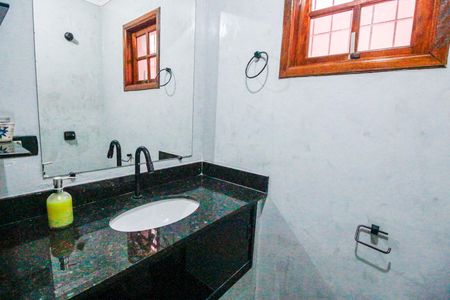 Casa para alugar com 120m², 2 quartos e 2 vagasBanheiro da Suíte