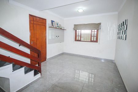 Sala de casa para alugar com 2 quartos, 120m² em Campo Limpo, São Paulo