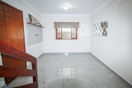 Sala de casa para alugar com 2 quartos, 120m² em Campo Limpo, São Paulo