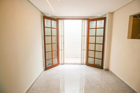 Casa para alugar com 120m², 2 quartos e 2 vagasQuarto