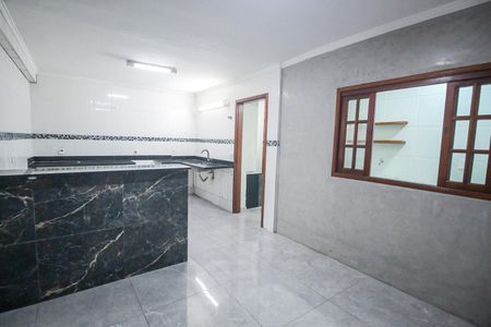 Casa para alugar com 120m², 2 quartos e 2 vagasCozinha