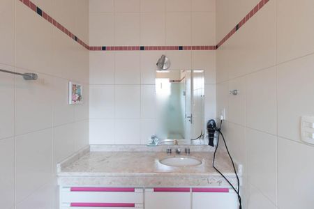 Casa para alugar com 230m², 3 quartos e 5 vagasBanheiro da Suíte 2