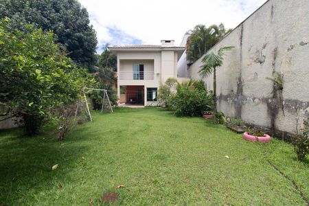 Casa para alugar com 230m², 3 quartos e 5 vagasQuintal