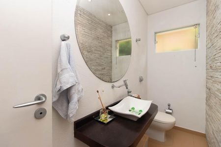 Casa para alugar com 230m², 3 quartos e 5 vagasLavabo