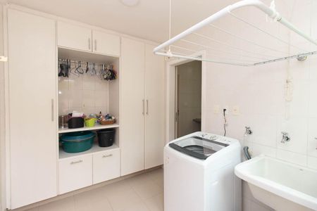 Casa para alugar com 230m², 3 quartos e 5 vagasÁrea de Serviço