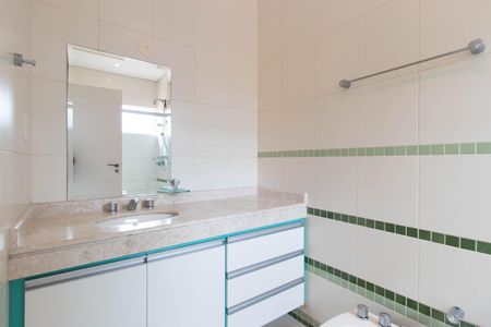 Casa para alugar com 230m², 3 quartos e 5 vagasBanheiro da Suíte 1