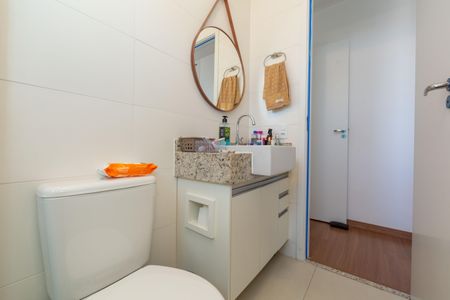 Apartamento para alugar com 60m², 2 quartos e 2 vagasBANHEIRO2