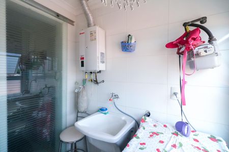 Apartamento à venda com 124m², 3 quartos e 3 vagas Apartamento à venda com 124m², 3 quartos e 3 vagasÁrea de Serviço