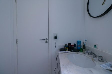 Apartamento à venda com 124m², 3 quartos e 3 vagas Apartamento à venda com 124m², 3 quartos e 3 vagasBanheiro da Suíte 2