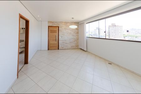 Sala de apartamento à venda com 3 quartos, 92m² em Padre Eustáquio, Belo Horizonte