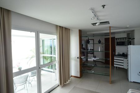 Sala de apartamento para alugar com 1 quarto, 60m² em Barra da Tijuca, Rio de Janeiro