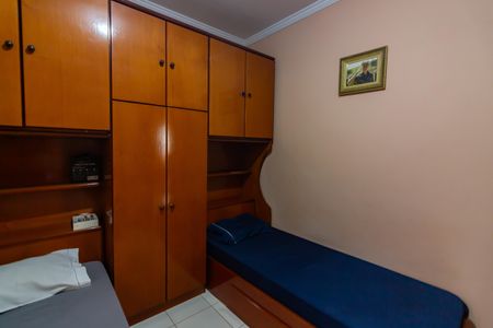 Casa à venda com 211m², 6 quartos e 2 vagasQuarto 2