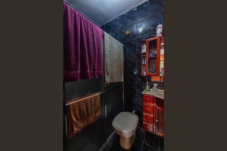 Casa à venda com 211m², 6 quartos e 2 vagasBanheiro 2