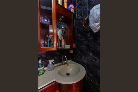 Casa à venda com 211m², 6 quartos e 2 vagasBanheiro 2