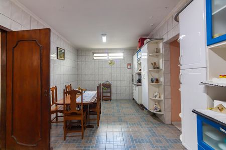 Casa à venda com 211m², 6 quartos e 2 vagasCozinha 