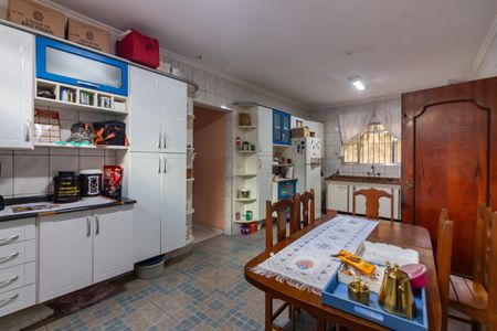 Casa à venda com 211m², 6 quartos e 2 vagasCozinha 