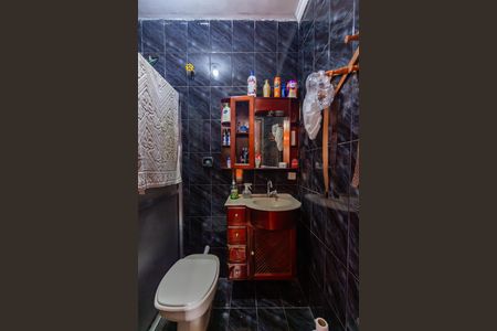 Casa à venda com 211m², 6 quartos e 2 vagasBanheiro 2