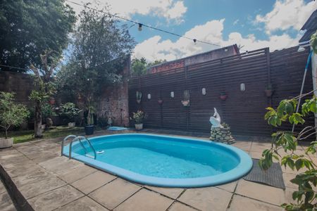 Casa à venda com 467m², 3 quartos e 2 vagas Casa à venda com 467m², 3 quartos e 2 vagasPiscina