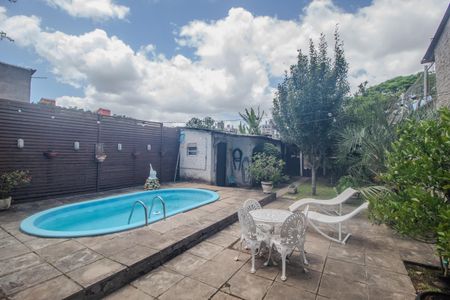 Casa à venda com 467m², 3 quartos e 2 vagas Casa à venda com 467m², 3 quartos e 2 vagasPiscina