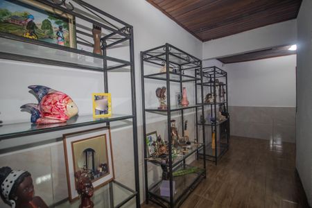 Casa à venda com 467m², 3 quartos e 2 vagas Casa à venda com 467m², 3 quartos e 2 vagasSala