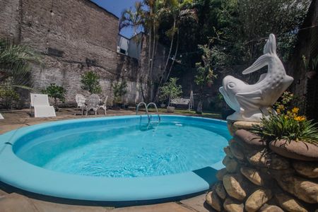 Casa à venda com 467m², 3 quartos e 2 vagas Casa à venda com 467m², 3 quartos e 2 vagasPiscina