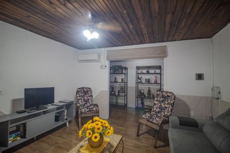 Casa à venda com 467m², 3 quartos e 2 vagas Casa à venda com 467m², 3 quartos e 2 vagasSala