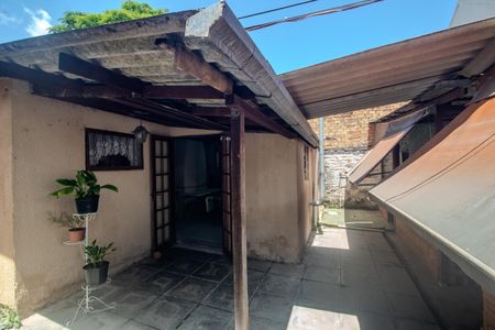 Casa à venda com 467m², 3 quartos e 2 vagas Casa à venda com 467m², 3 quartos e 2 vagasQuintal
