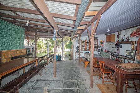 Casa à venda com 467m², 3 quartos e 2 vagas Casa à venda com 467m², 3 quartos e 2 vagasQuintal