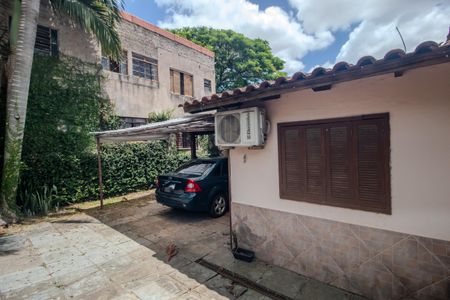Casa à venda com 467m², 3 quartos e 2 vagas Casa à venda com 467m², 3 quartos e 2 vagasFachada