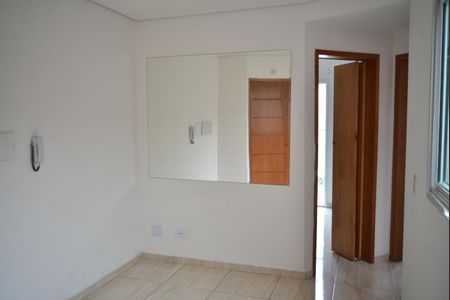 Sala de apartamento para alugar com 2 quartos, 42m² em Jardim Utinga, Santo André