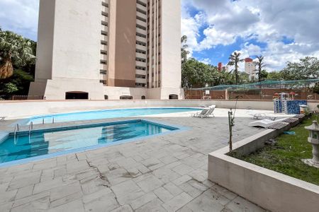 Apartamento à venda com 47m², 2 quartos e 1 vaga Apartamento à venda com 47m², 2 quartos e 1 vagaPiscina