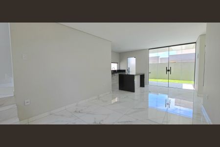 Casa à venda com 3 quartos, 181m² em Conjunto Habitacional Vila Maria, Lagoa Santa