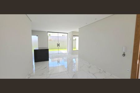 Casa à venda com 3 quartos, 181m² em Conjunto Habitacional Vila Maria, Lagoa Santa
