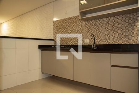 Casa à venda com 360m², 4 quartos e 2 vagas Casa à venda com 360m², 4 quartos e 2 vagasCasa 2
