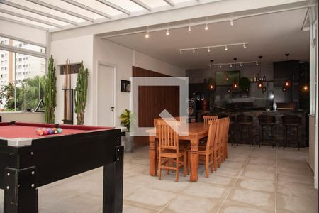 Casa à venda com 360m², 4 quartos e 2 vagas Casa à venda com 360m², 4 quartos e 2 vagasÁrea externa