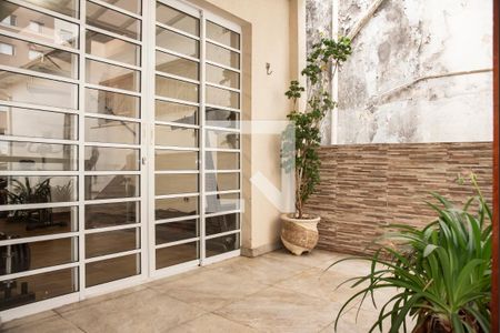 Casa à venda com 360m², 4 quartos e 2 vagas Casa à venda com 360m², 4 quartos e 2 vagasÁrea externa