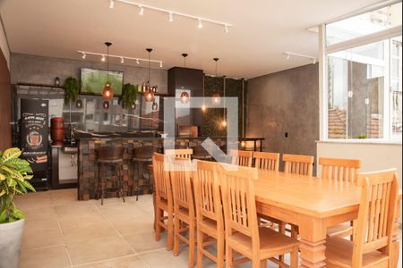 Casa à venda com 360m², 4 quartos e 2 vagas Casa à venda com 360m², 4 quartos e 2 vagasÁrea externa