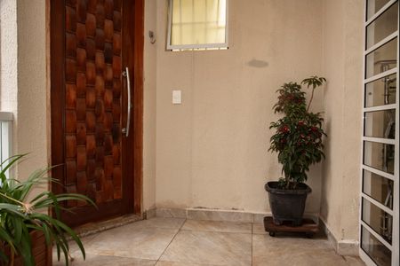 Casa para alugar com 200m², 2 quartos e 1 vagaHall de entrada