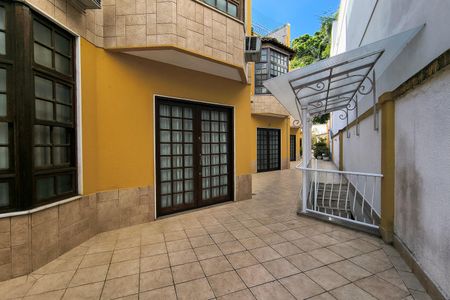 Casa de condomínio à venda com 200m², 3 quartos e 2 vagasFachada