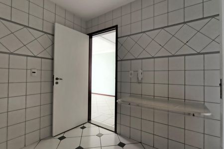 Casa de condomínio à venda com 200m², 3 quartos e 2 vagasCozinha - Armários