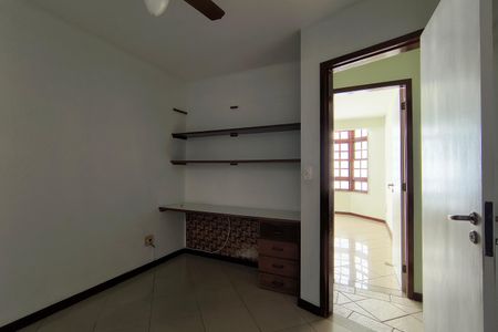 Casa de condomínio à venda com 200m², 3 quartos e 2 vagasQuarto 3